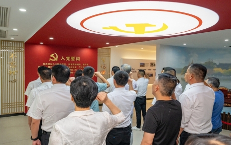 四敢爭(zhēng)先拼搏奮斗再出發(fā)！